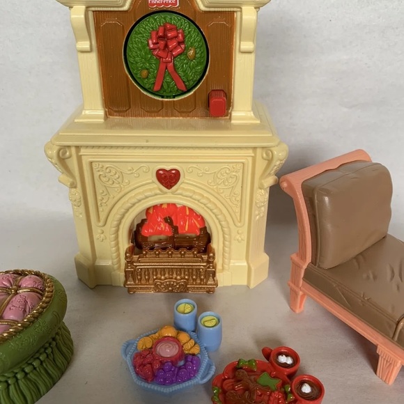 Fisher Price Loving Family Dollhouse 2 in 1 Seasonal Room Christmas Furniture - Picture 5 of 6